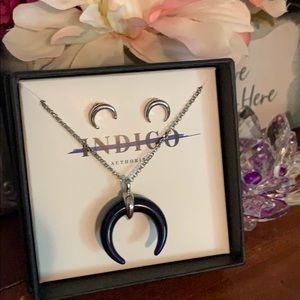 INDIGO AUTHORITY Crescent horn necklace&earrings